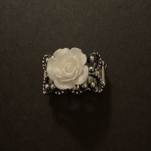 White Rose Expandable Ring